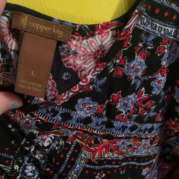 A tank crop top - Picture 2 of 3